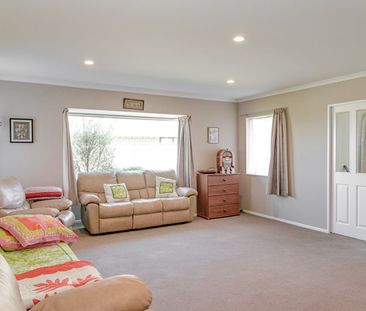 Fitzherbert - 4 Bedrooms - Photo 2