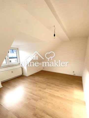 GROSSE 3 ZIMMER MAISONETTEWOHNUNG MIT EINBAUKÜCHE IM ZENTRUM VON MAGDEBURG - Photo 2