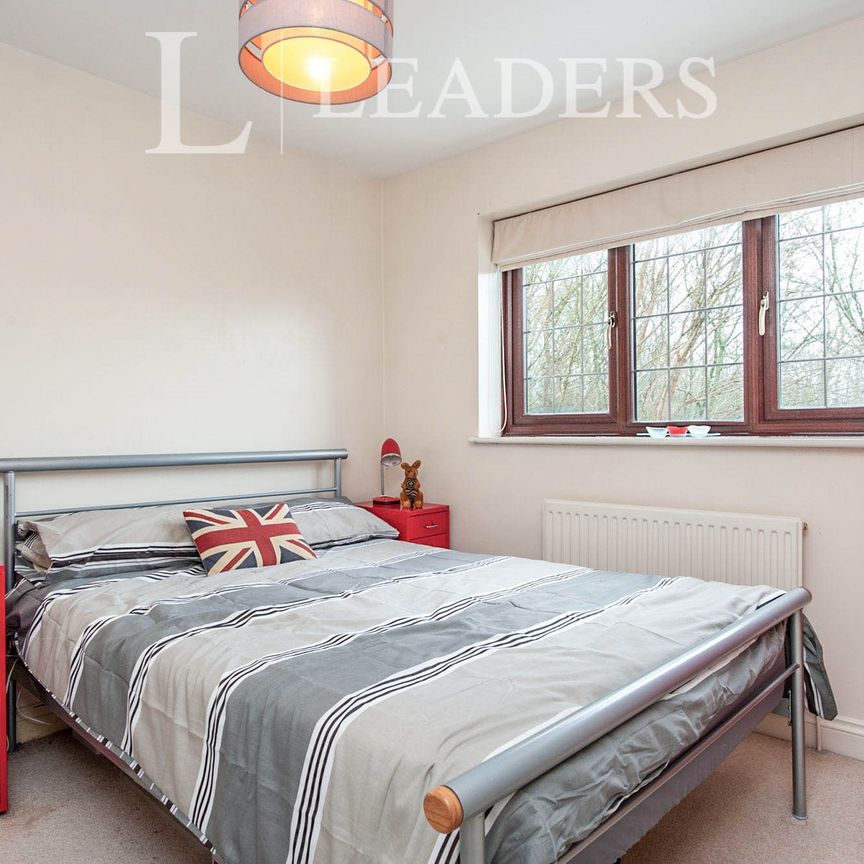 4 bedroom house to rent Sleaford Close, Grange Park, Swindon, Wiltshire, SN5 - Photo 1