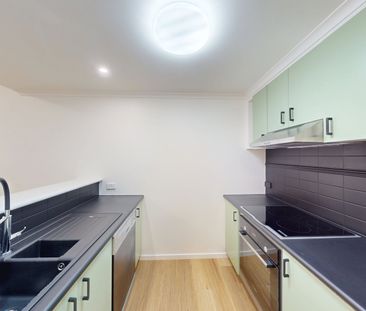 STYLISH APARTMENT ON THE EDGE OF THE CBD - Photo 1