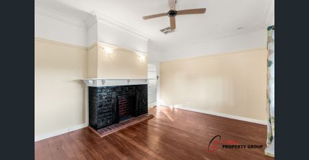 Cozy Family Home in the Heart of East Victoria Park - Photo 3