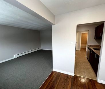 For Lease - 370 Penn Avenue, Newmarket, Ontario - Photo 2