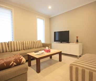 Beautiful Spacious Home - Photo 6