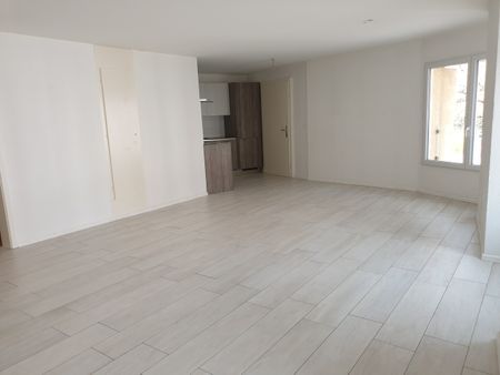 Grand appartement de 2 pièces au centre de Boudry avec ascenseur - Foto 3