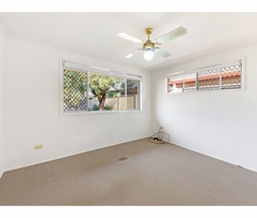 5 Pearl Key, Broadbeach Waters QLD 4218 - House For Rent | Domain - Photo 6