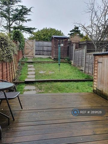 2 bedroom terraced house to rent - Photo 4