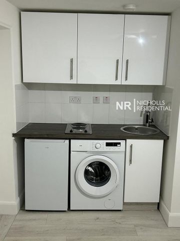 Detached house to rent - Photo 2