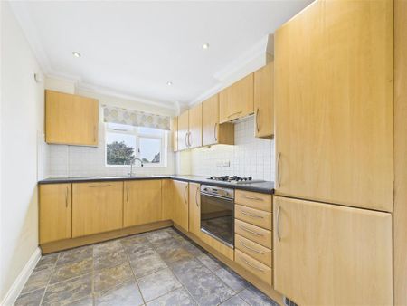 2 bedroom flat to rent - Photo 2