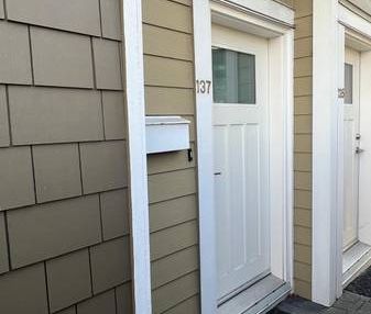 Townhouse for rent in North Vancouver - Photo 4