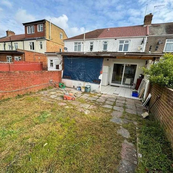 Clifford Road, Hounslow, TW4 - Photo 1