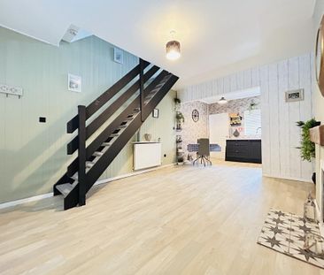 2 bedroom end of terrace house to rent - Photo 1