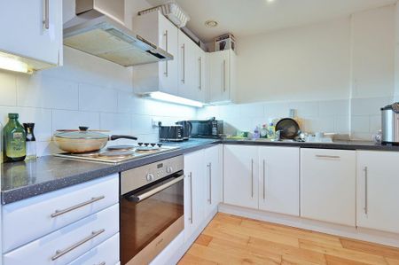 1 bedroom flat to rent - Photo 2