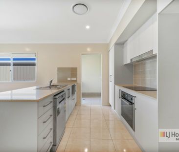 Modern Family Home on the Cusp of the Hunter Valley Vineyards - Photo 4