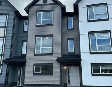 Modern Townhouse in Prime Calgary Location | 40 Evanscrest Manor Northwest, Calgary - Photo 1