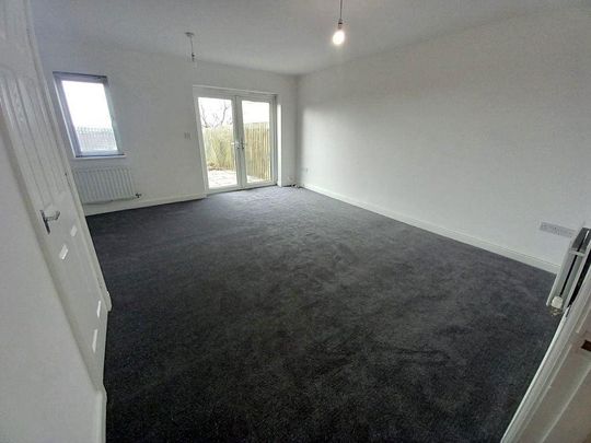 3 bedroom semi-detached house to rent - Photo 1