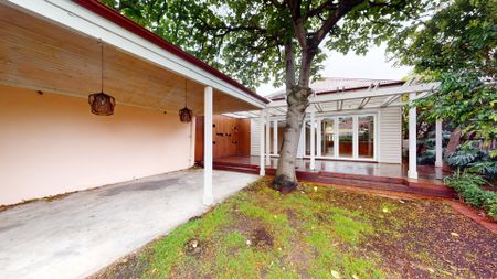 STUNNING RENOVATED FAMILY HOME IN THE HEART OF BRUNSWICK - Photo 3