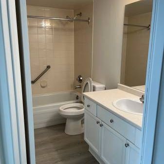 Newly renovated one bedroom in West Kerrisdale - Photo 4