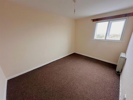 2 bedroom Flat To Let - Photo 5