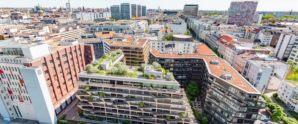 Ruhige 2 Zimmer Wohnung ca. 40m², EBK, Fußbodenheizung und Balkon mit Weitblick in Berlin-Mitte! - Photo 1