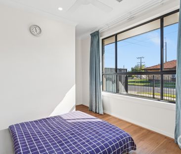 Open the Door to Effortless Family Living in Findon - Photo 6