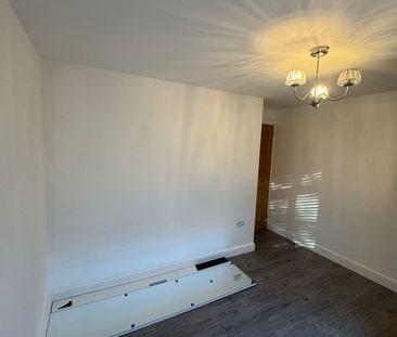 4 Bed Semi-Detached House, Woodside Grange Road, N12 - Photo 6