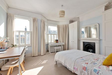 4 bedroom terraced house to rent - Photo 3