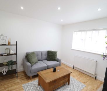 Roberts Road, High Wycombe - Photo 1