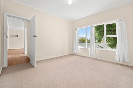 Delightful Light Filled Family Home - Photo 4