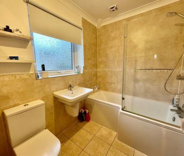 3 Bedroom Semi Detached To Let - Photo 4