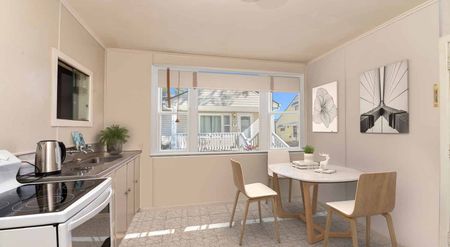 Lovely family 3 bedroom home - Photo 3