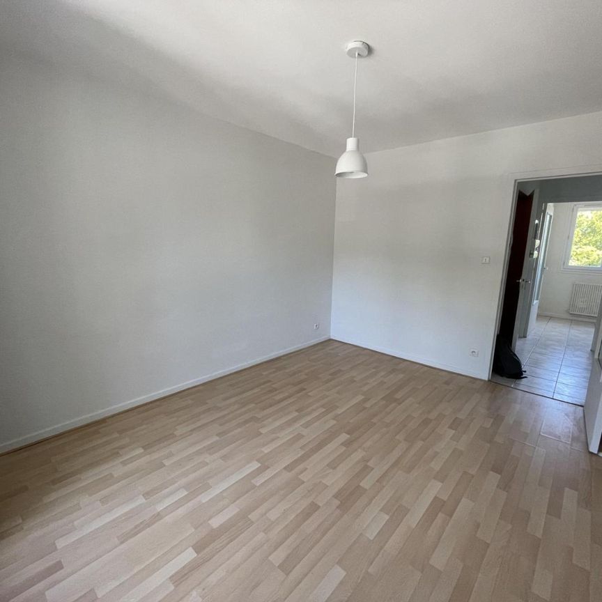 Location Appartement 1 pièce 27m² CLERMONT FERRAND 63000 - Photo 1
