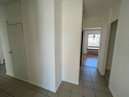 Location Appartement 4 pièces 97m² - Photo 5