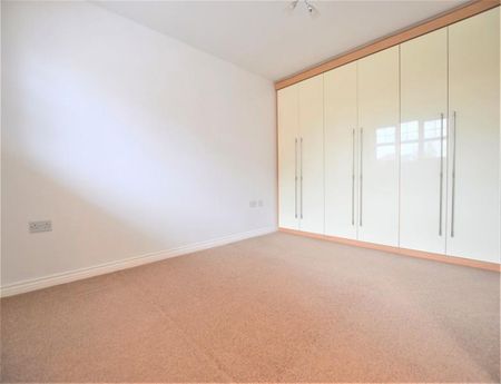 3 Bedroom Mews To Let - Photo 5