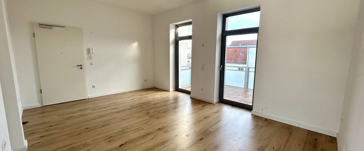 Energieeffiziente und moderne 4-Zimmer-Wohnung mit Balkon in Elbnähe! - Foto 1