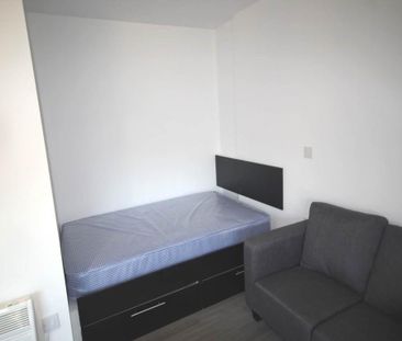 Studio to rent - Photo 6