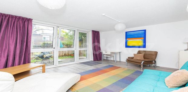 3 Bedroom, 1 bath, 1 reception Flat - Photo 1