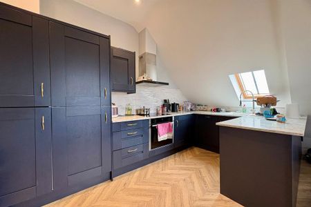 3 bedroom flat to rent - Photo 2