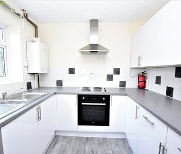 3 bedroom end of terrace house to rent - Photo 5