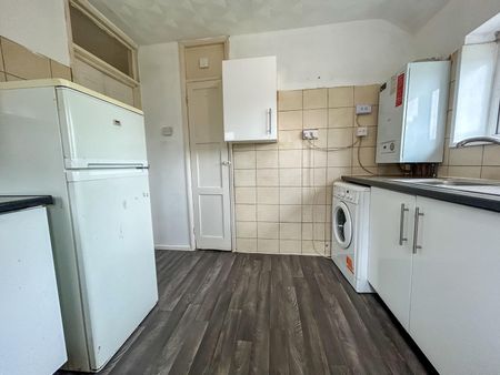 2 Bedroom Flat To Let - HP12 - Photo 2
