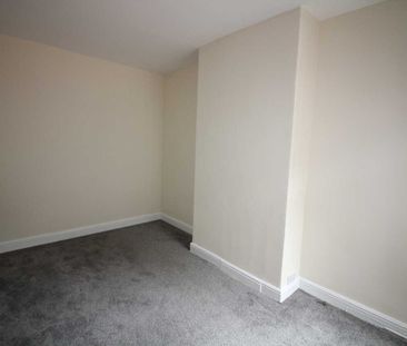 3 bed End of Terrace House - Photo 4