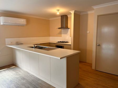 MODERN UNIT CLOSE TO HOSPITAL AND BEACH - Photo 4