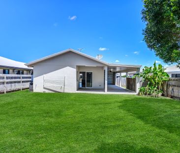 Charming and Versatile Home in Bushland Beach - Photo 3