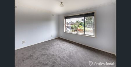Neat and Spacious 3-Bedroom Home in Central Melton - Photo 5