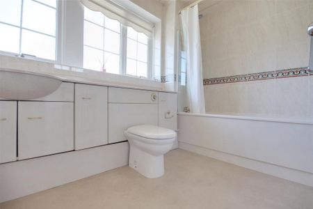 3 bedroom end of terrace house to rent - Photo 4