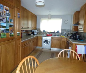 2 bedroom maisonette to rent - Photo 4