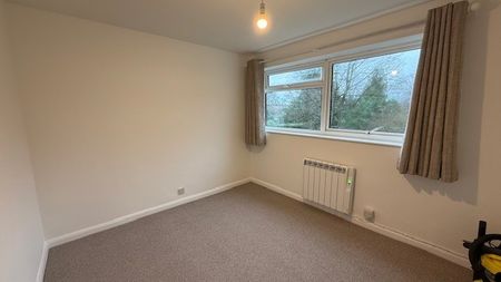 Warren Road, Guildford - 1 bedroomProperty for lettings - Seymours - Photo 3