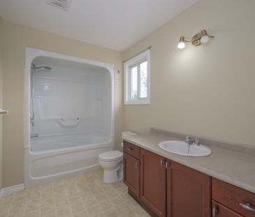 For Lease - 1605 Mickleborough Court, London North, Ontario - Photo 1