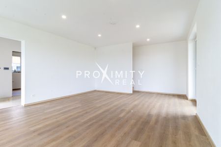 Na Prenájom Moderný 4-izbový dom pri jazere – Čaňa - Photo 4
