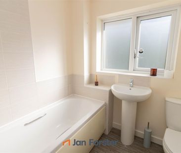 2 Bedroom House - Photo 6