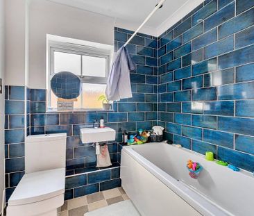 3 bedroom flat to rent - Photo 4